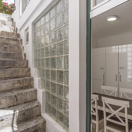 Lv Premier Bica River View Лісабон